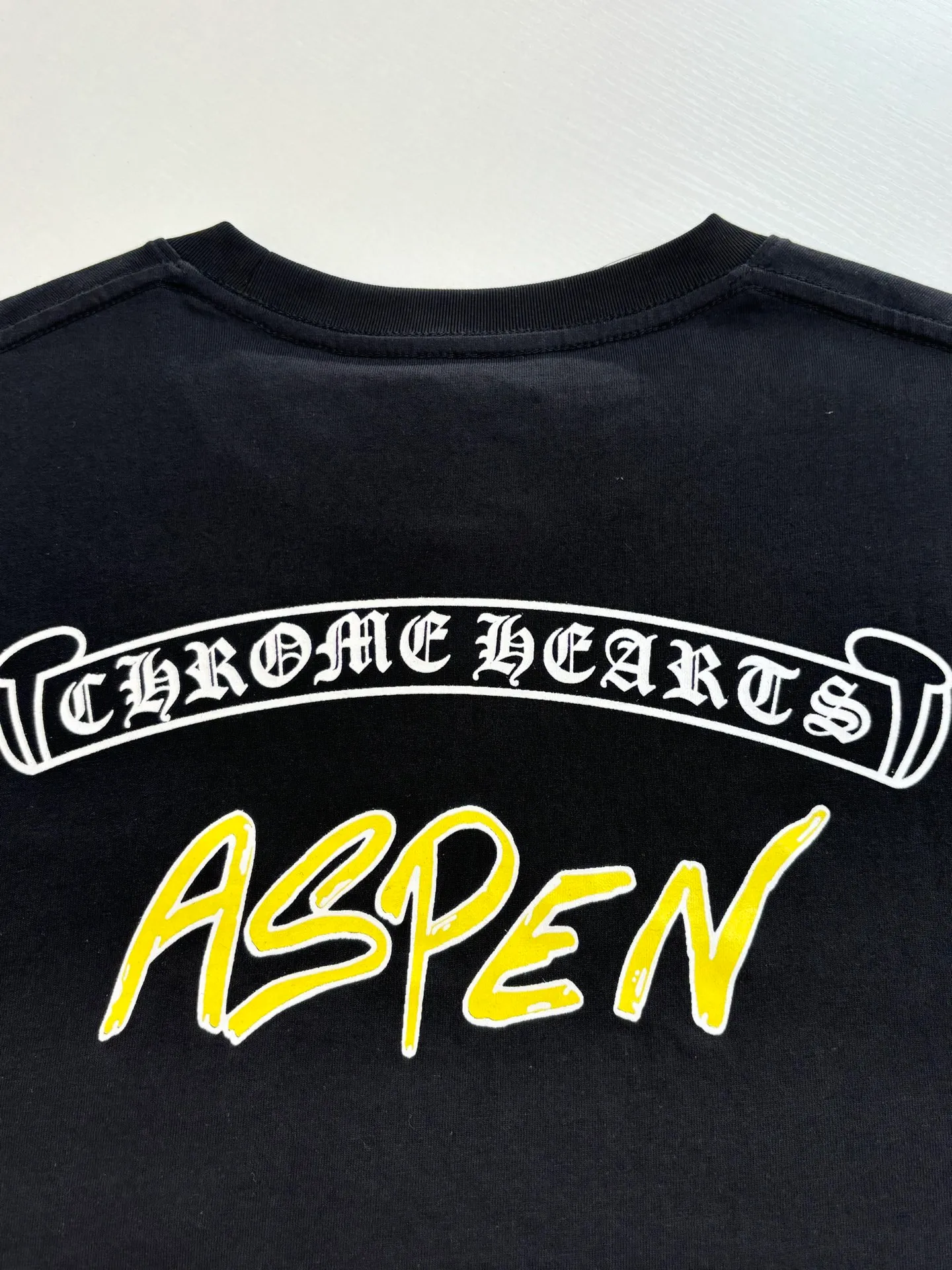 P310 Chrome Heart*/Chrome Heart CH/Aspen Graffiti limited long sleeves. The fabric is made of 26-woven 220g cotton. The printing is ink printing. Customized accessories Size: S/M/L